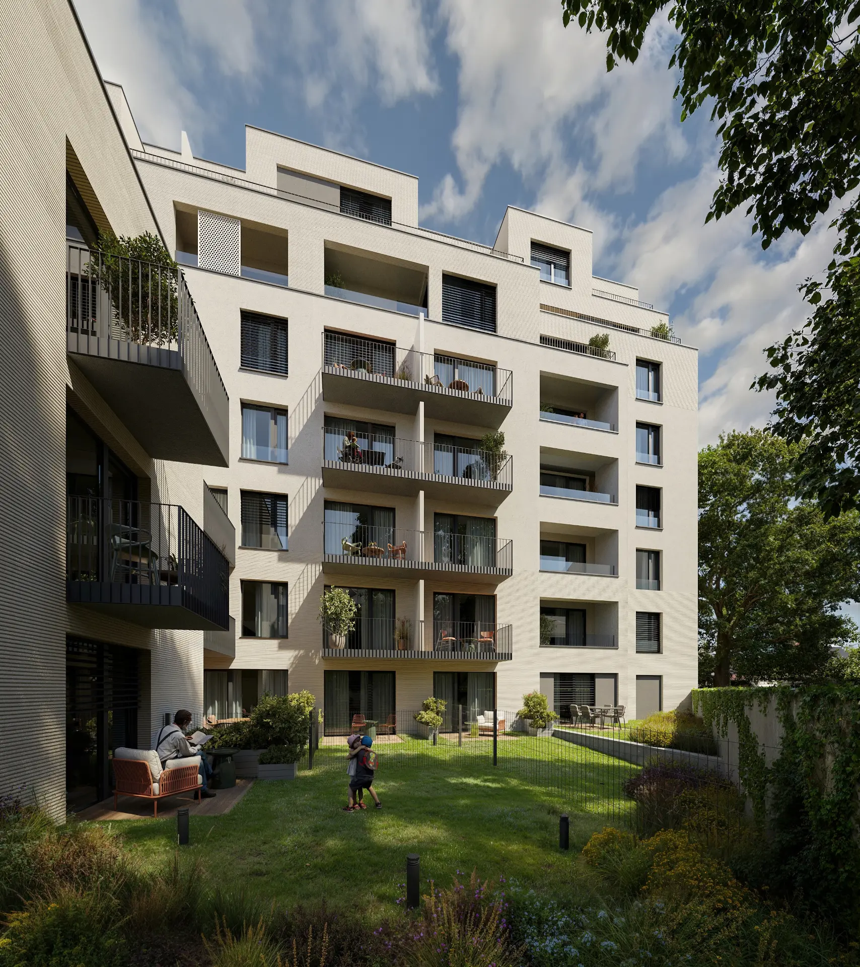Vnitroblok rezidence Světová 18 se zelení, trávníkem a balkony